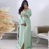 Himmelsblå Eleganta muslimska aftonklänningar balklänning med långa ärmar främre slits Slida med pärlor Spets Dubai arabiska kaftan mint festklänning aftonklänning