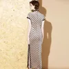 Polka Dot Printed Улучшенное платье Cheongsam Retro с высокой сплит -воротничкой.