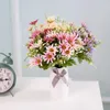 Simulazione di fiori decorativi Piccolo fiore di seta di crisantemo per la decorazione del soggiorno di casa Layout di nozze Bouquet La strada conduce alla margherita