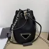 Linda Bolsa Triângulo para Moedas Bolsa Balde Feminina Designer Bolsa de Nylon Mini Tote Luxos Cadeia Ombro Bolsas Transversais