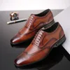 Europe hommes Oxford chaussures en cuir formel bout pointu robe d'affaires Brogue appartements hommes chaussures de mariage grande taille