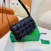 Pelle di lusso Borse a tracolla in pelle a quadri Borse da donna firmate Cassetta imbottita con fibbia oro / argento Borsa a tracolla da donna Borsa da banchetto Totes Pochette