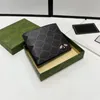 Designer Uomo Portafogli Moda Casual Titolari di carte Marsupi corti con ape Carta di credito Pochette pieghevole Borse con stampa popolare Squisito fatto a mano