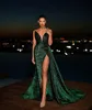 섹시한 짙은 녹색 무도회 드레스 v 넥 반짝이는 이브닝 가운 주름 슬릿 칼집 형식 긴 특별한 OCN 파티 드레스