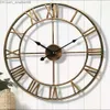 Zegary ścienne 40CM Nordic metalowe zegary ścienne z cyframi rzymskimi żelazo w stylu retro okrągła twarz czarne złoto duży odkryty zegar ogrodowy Home Decoration Y200109 Z230706