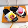 2023 Gaston Retro Pompoen Platte Sandalen Geborduurd Platform Muilezels Leer Smiley Gezicht Paar Slippers Embossment Pompoen Sticker Schoenen