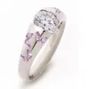 Obrączki kreatywne kobiety moda pierścionek z motylem kolor srebrny inkrustowane biały kamień pierścionki zaręczynowe dla kobiet biżuteria ślubna dla nowożeńców 230706