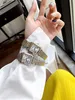 클래식 선물 빈티지 쿼츠 운동 로마 마커 여성 시계 럭셔리 디자이너 시계 중립적 인 간단한 27.5mm 시계 없음 상자