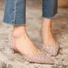 Sandálias Glitter Strass Mulheres Sexy Sapatos de Dedo do Pé Pontudo Elegante Salto Baixo Verão Estiletes Ao Ar Livre Zapatos Mujer Verano 2023