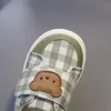 Tênis Infantil Tênis Desenho Urso Bebê Menina Menino Sapatos Respirável 02 anos Sapatos de Bebê Fundo Macio Antiderrapante Sapatos de Lona Andadores 230705