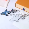 Sleutelhangers Cartoon Sleutelhangers Luxe Designer Mode Sleutelhanger Sliver Sleutels Gesp Echt Leer Blauwe Haai Hanger Brief Heren Dames Tassen Ornamenten J230706