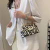 Sacs de soirée élégant femmes sac 2023 tendance métal cadre Clip floraison sacs à main pour femmes perle poignée concepteur luxe bandoulière