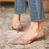 Sandálias Glitter Strass Mulheres Sexy Sapatos de Dedo do Pé Pontudo Elegante Salto Baixo Verão Estiletes Ao Ar Livre Zapatos Mujer Verano 2023