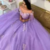 Lavendel Glittrande Quinceanera Klänningar 3D Blomsterpärlor Med Cape Formell födelsedagsfest Balklänning Vestidos De 15 Anosowns