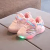 Sneakers Bambini Scarpe da corsa casuali con luce LED Ragazzi Ragazze Autunno Sneakers Primavera Cartoni animati Scarpe sportive Moda Coniglio Scarpe per bambini 230705