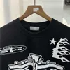 デザイナーファッション衣類 Tシャツ Tシャツストリート Hellstar Studios 背番号 08 レタープリント半袖メンズヒップホップルーズフィット Tシャツロックヒップホップ