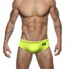 Herrshorts Glänsande enfärgade boxershorts för män europeisk amerikansk sexig lågväxt sommar strandsurf snabbtorkande 230705