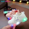 Baskets Enfants Led Chaussures Automne Édition Coréenne Garçons Filles Baskets Lumineuses Baskets Rougeoyantes Enfants Fond Mou Chaussures Lumineuses 230705