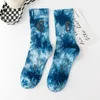 Chaussettes teintées par nœuds pour hommes et femmes High Street Mid-Calf Rich Trendy Sock