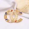 Luxury Designer Lettera Spilla Placcato oro 18k Diamante Lettera Spille Donna Spilla di cristallo strass Abito di alta qualità Pin Accessori per gioielli