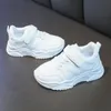 Sneakers Spring Kids White Sneakers Leisure Dikke Beknopte mode Boys Girls Sportschoenen 2637 Running AllMatch Children Trainers 230705