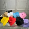 Marca de designer Bucket Brim Brim Hat Bordado Alfabeto Homens e Mulinas Chapéus Bacia Proteção Sol Proteção solar Viagens ao ar livre têm 8 cores qualidade de alta qualidade