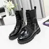 2023 Novas Botas Femininas Clássicas Martin Boots Chelsea Boots Designer Winter Leather Boots Womens Flat Ankle Boot tamanho 35-42