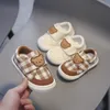 Tênis Infantil Tênis Desenho Urso Bebê Menina Menino Sapatos Respirável 02 anos Sapatos de Bebê Fundo Macio Antiderrapante Sapatos de Lona Andadores 230705