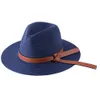 Damski klasyczny płaski kapelusz z rondem słomkowy kapelusz przeciwsłoneczny prosty letni kapelusz na plażę damski dorywczo kapelusz typu panama Lady Fedora