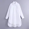 女性のブラウス PSEEWE 特大白シャツ女性 2023 秋長袖襟ボタンアップシャツレディース非対称裾カジュアルトップス