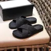 Designer g-sandaler för män med remmar Kvinnorsandaler flip flops Hög kvalitet Snyggt mode Klassiker Tofflor oversize 01