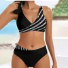 Maillot de bain pour femme Bikini fendu avec des coussinets de soutien-gorge sexy estampillés et pas de maillot de bain en acier tenues de plage pour les femmes