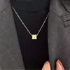 Collane con ciondolo Collana con caratteri cinesi Acciaio inossidabile per donna Gioielli eleganti minimalisti Non appannamento impermeabile