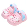 Sandalen Kinder Sommer Cartoon Cave Loch Sandalen Baby Garden Beach Slipper Kinder Jungen Jungen Mädchen Nonsilip Soft Soled Kleinkindschuhe 230705