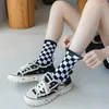 Femmes chaussettes noir et blanc damier carré avec chaussures en toile été coton mèche sport bas hommes tendance mignon