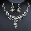 New Pearl Necklace Suit for Women's Light Luxury Small and Versatile Sweater Chain Bone Alloy 230628