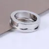 고품질 커플 반지 고급 디자인 티타늄 스틸 흑백 세라믹 반지 남성과 여성 발렌타인 데이 선물