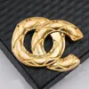 Famous Design Gold Luxury Designer Brooch Women Letter Elegant Plaid Brooches Suit Pin Fashion Jewelry Clothing Decoration High Quality Accessories