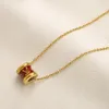 Designer V-logotyp hänge halsband Lyxmärke Present smycken Design för kvinnor 18K guldpläterat halsband Lyxresor semester Rostfritt stål smycken