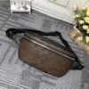 Mężczyźni Campus Bumbag Cross Body saszetki na pas Temperament nerki piterek Bum tłoczenie kwiaty słynne miękkie luksusowe torby projektanci prawdziwej skóry worek na kurz M40298