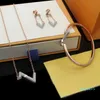 Ensembles de bijoux de mode Lady Womens Gold/Silver-color Metal Setting Diamond Volt Collier Bracelet Boucles d'oreilles