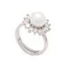 Halsband Örhängen Set Noble Romantic White Shell Pärlor Brud Bröllopssmycken Kvinnlig Blomma Ring Klänning Accessoarer Brudtärna