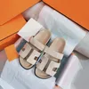 Designer di sandalo estivo Scherma Sandals Sandali Scarpe da uomo Brand Slides Woman Cash Outside Sliders Cleave Beach in pelle Migliore qualità con Box 94912 S S 75233