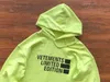 Мужские толстовки с капюшоном Vetements Limited Edition Толстовка с капюшоном для мужчин и женщин Крупногабаритные толстовки с вышивкой VTM Пуловеры T230707