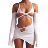 Robes de travail Xingqing femmes tenues blanc fendu à manches longues découpe épaule dos nu hauts courts évider Mini jupe dames Streetwear