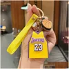 Décompression Toy Creative Cartoon Migne Basketball Doll Keychain Pendant Polls Couple Accessoires Sangle en cuir Sac Key Chain Chain