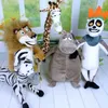 Фаршированные плюшевые животные 6 ПК/набор анимационных фильмов Мадагаскар Плюшевые игрушки мультфильм лев жираф пингвин зебры гиппо -лемур кукол детские детские подарки на день рождения L230707