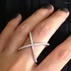 Klusterringar Handgjorda S925 Silver Criss Cross X Thin Zircon Dam Bröllop Micro Pave Ring