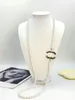 Designer halsband lång pärlhänge halsband varumärke bokstav crysatl rhinestone tröja halsband kedja för kvinnor bröllopsfest juveler tillbehör