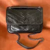 豪華なデザイナークラッチニキバッグLuxurys Leather Wallet Mens Travel Tote Messenger Bag Lomens Flap Envelope Pochette Shourdle Bags Pochette Man Crossbodyハンドバッグ
